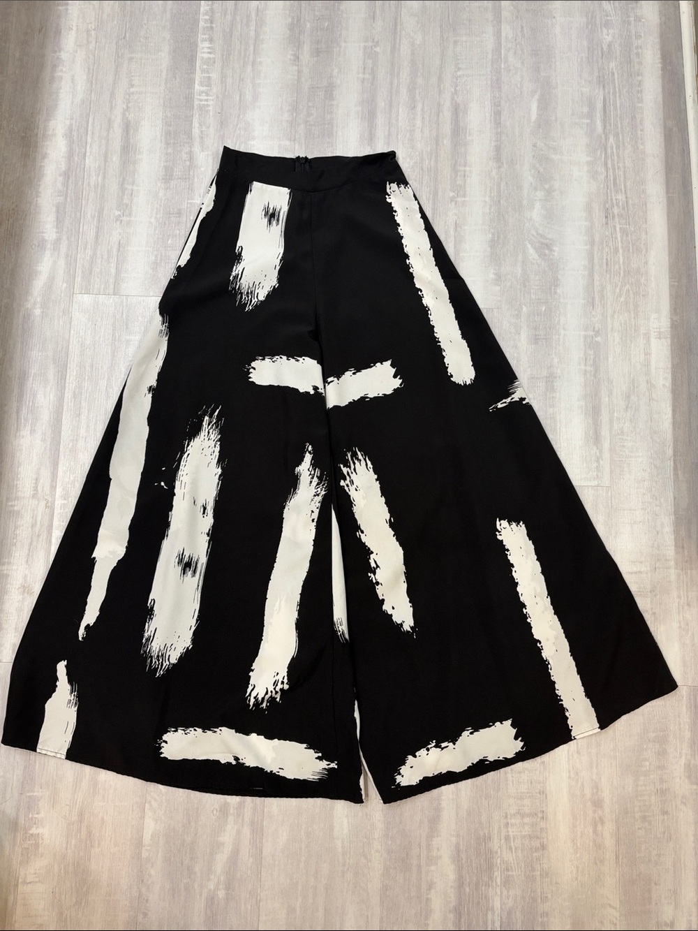 SHEIN Black Wide-Leg Palazzo Pants with White Brushstroke Print XSmall